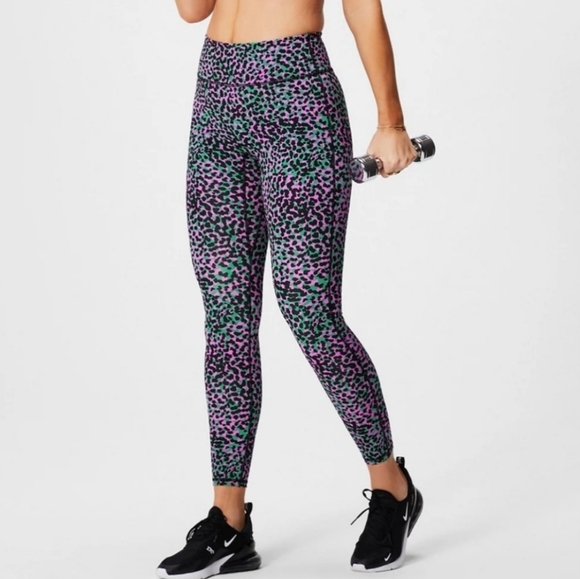 NWT Fabletics High Waisted Patterned Leggings Safari - Picture 1 of 4